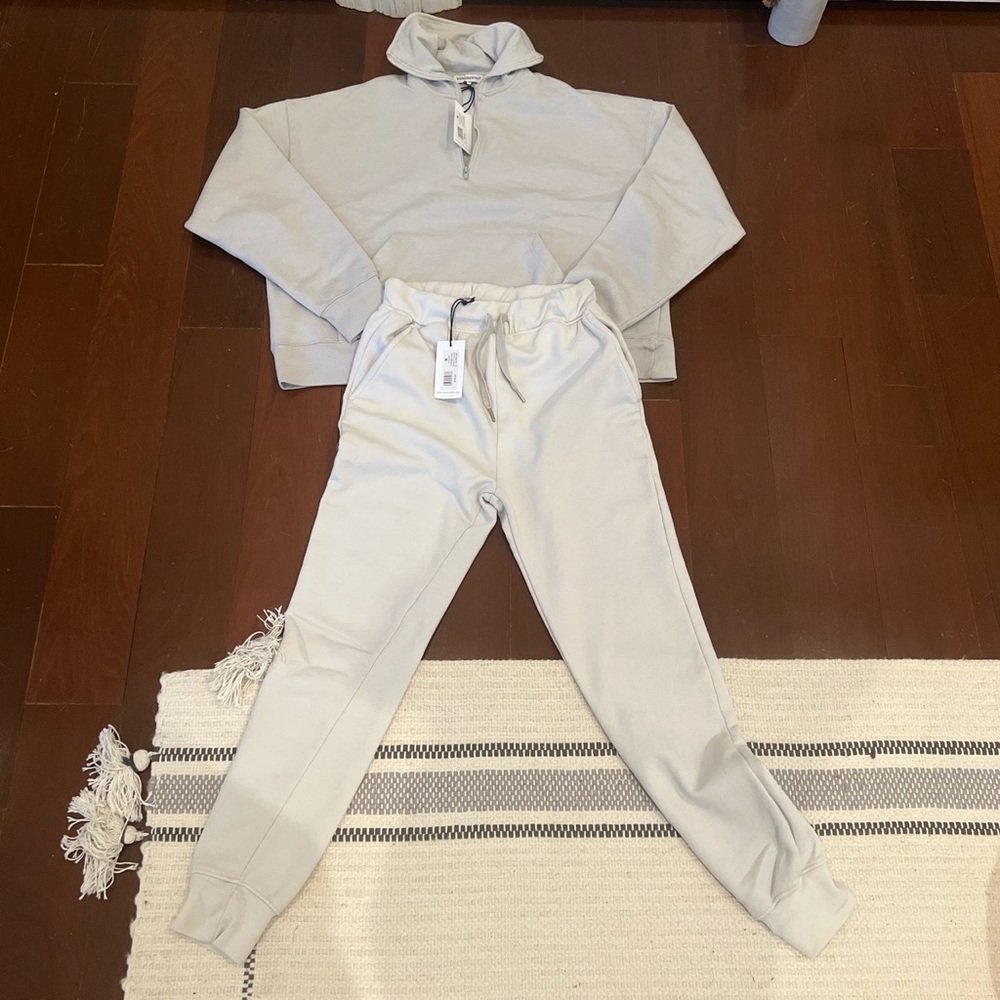 Brand new SUPER SOFT WeWoreWhat lounge set!!